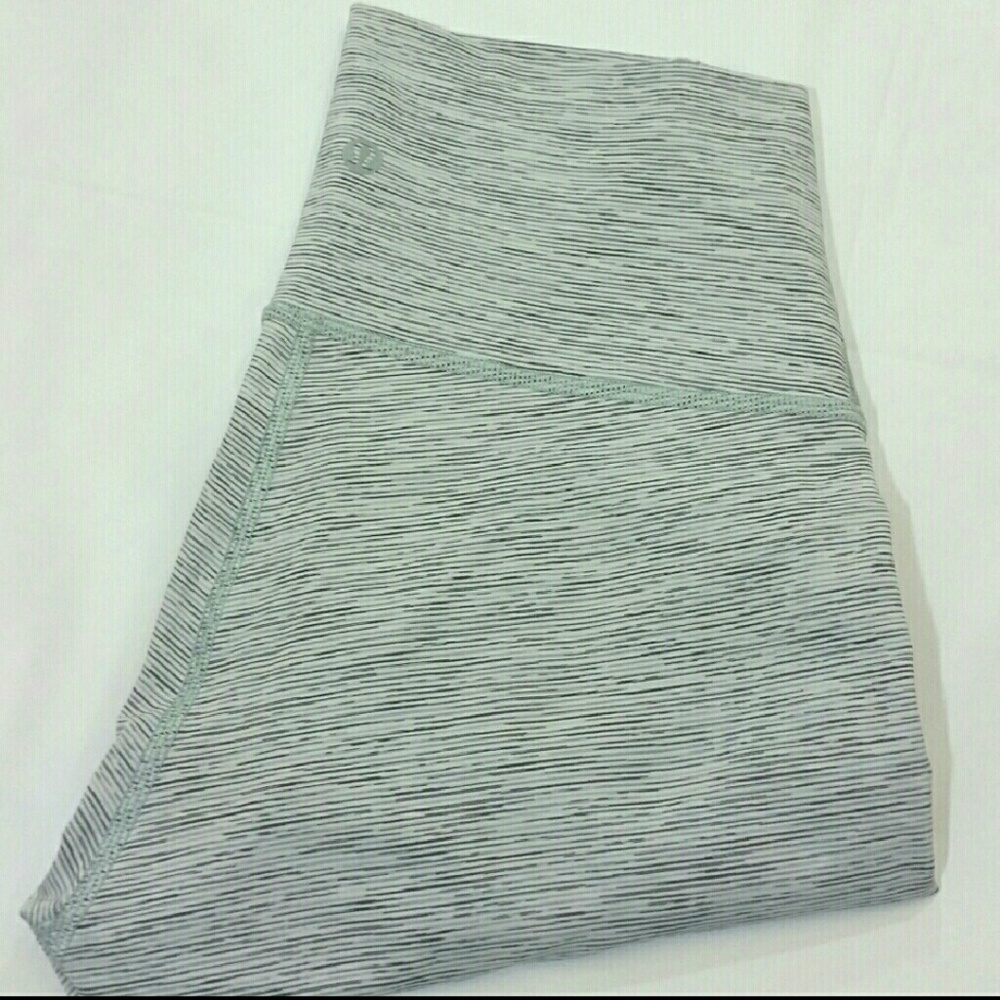 Lululemon HR leggings - Picture 2 of 5